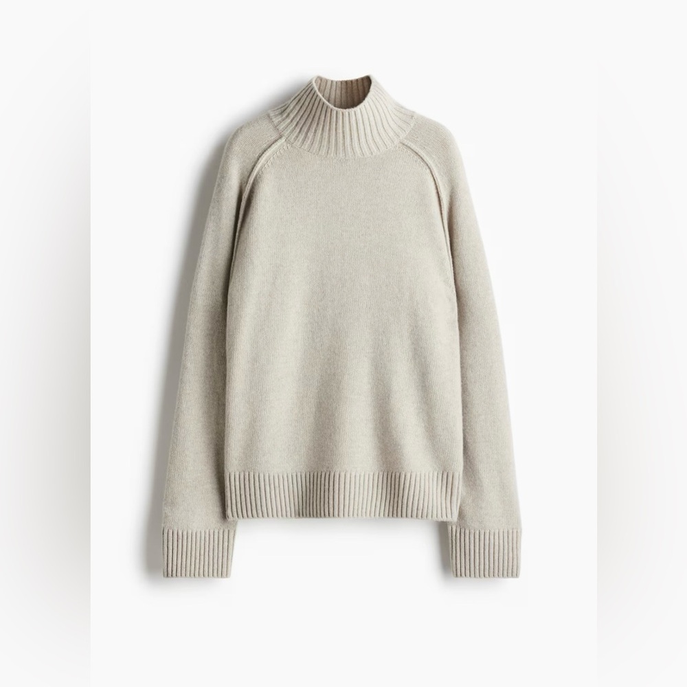 H&M Cashmere-Blend Mock Turtleneck Sweater. Light taupe. NWT. Size Small